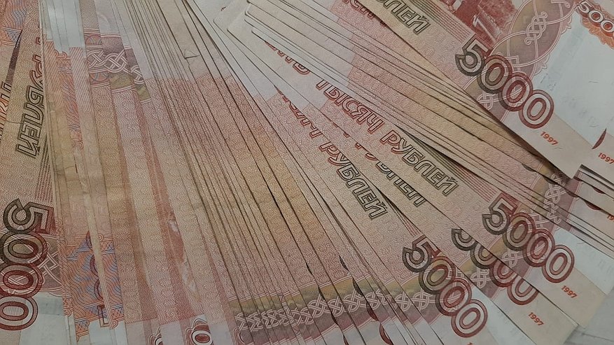 Главная картинка новости: Пенсионерка из Тукаевского района заплатила «спецу» по финоперациям 10 млн рублей