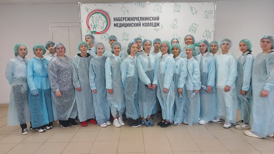 Главная картинка новости: В медколледже Челнов начинает работу приемная комиссия