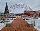 На Азатлык в Челнах начали разбирать новогодние украшения