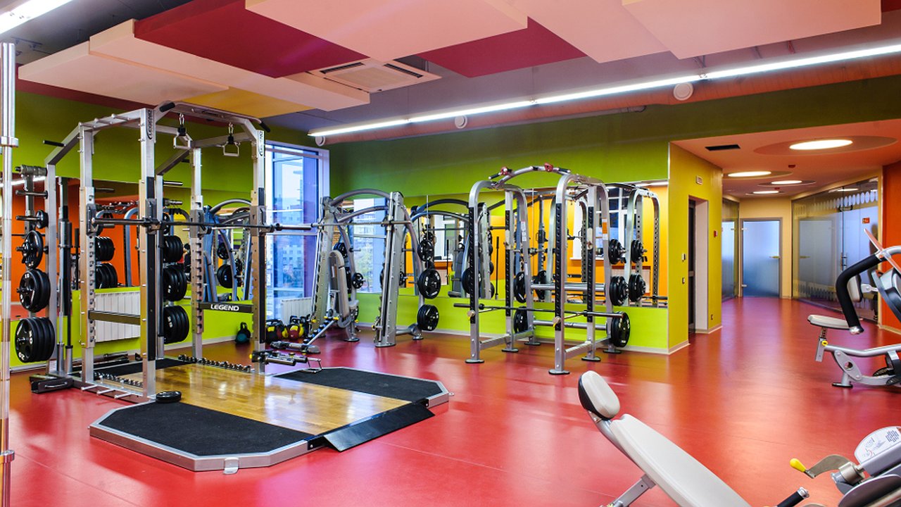 Главная картинка новости: Из-за коронавируса в Челнах закрывают спортобъекты