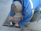 В Замелекесье преступники демонтировали решетки для чистки обуви