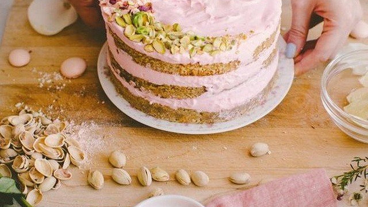 Главная картинка новости: Сахарный удар: Где заказать торты, капкейки, макаронс в Челнах