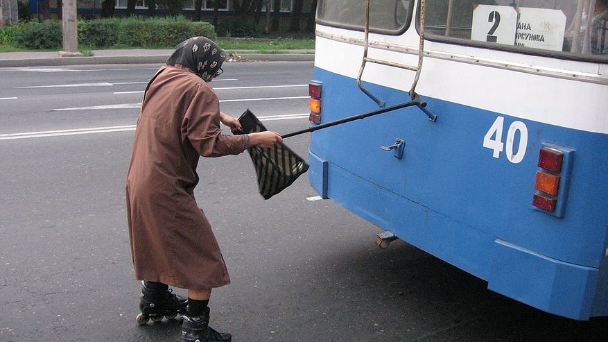 Главная картинка новости: Как теперь ездить? 23 тысячи льготных карт пенсионеров заблокированы