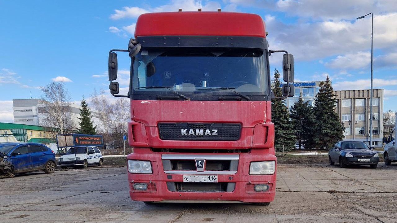 Главная картинка новости: Китайский Sitrak подвинул КАМАЗ: челнинский автогигант потерял лидерство на рынке грузовиков