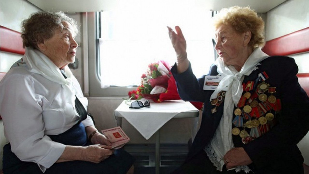 Главная картинка новости: Ветераны смогут бесплатно в мае ездить в поездах