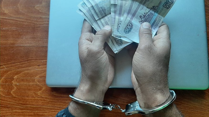 Главная картинка новости: Челнинка подарила «успешному» финансовому блогеру все сбережения