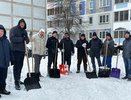 Челнинцы вышли почистить от снега свой двор в 38-м комплексе