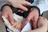 Миниатюра новости: Порешаем? В Татарстане мужчина пытался «подмазать» судебного пристава