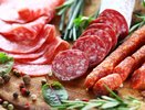 Фастфуд и колбаса увеличивают риск развития рака толстой кишки