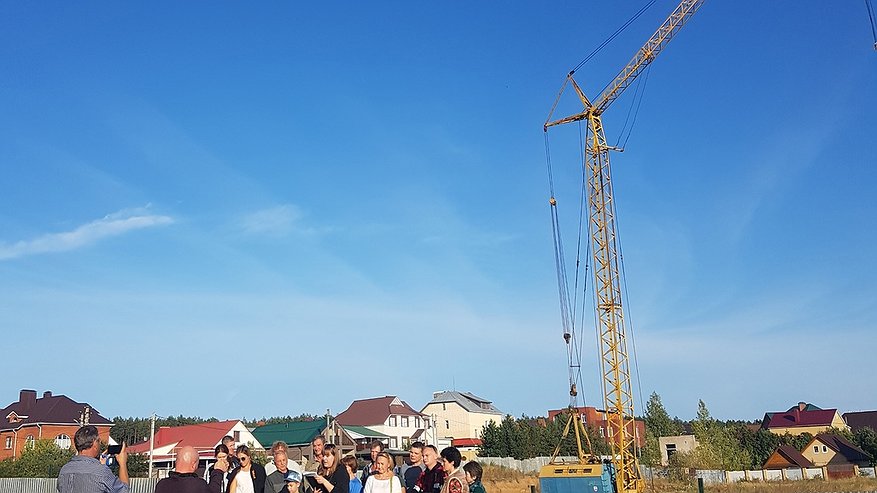 Главная картинка новости: Скандально известная Алтынбаева борется с незаконной стройкой в 68-м микрорайоне