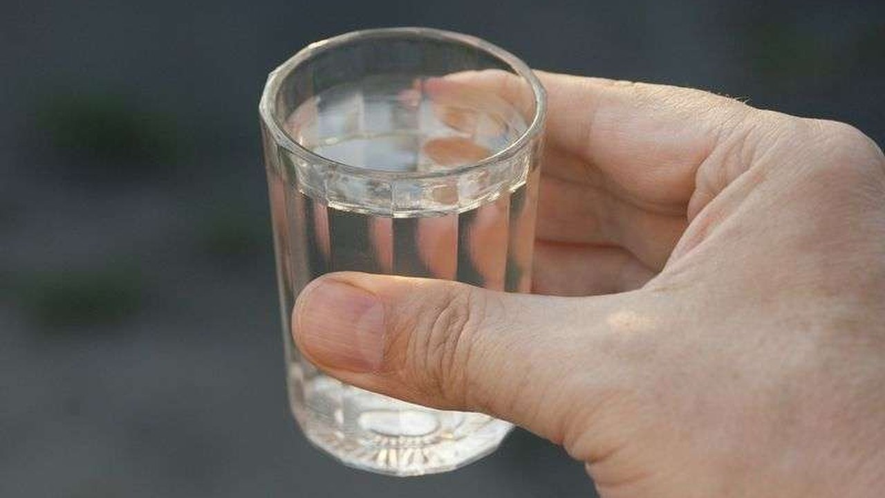 Главная картинка новости: Один из заводчан на Haier отравился спиртом во время работы