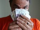Судебные тяжбы: челнининец, состоящий на учете на бирже труда, незаконно получал пособие