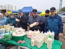 Молоко, мясо, овощи, мед… - в выходные на сельскохозяйственную ярмарку завезли 900 тонн продуктов