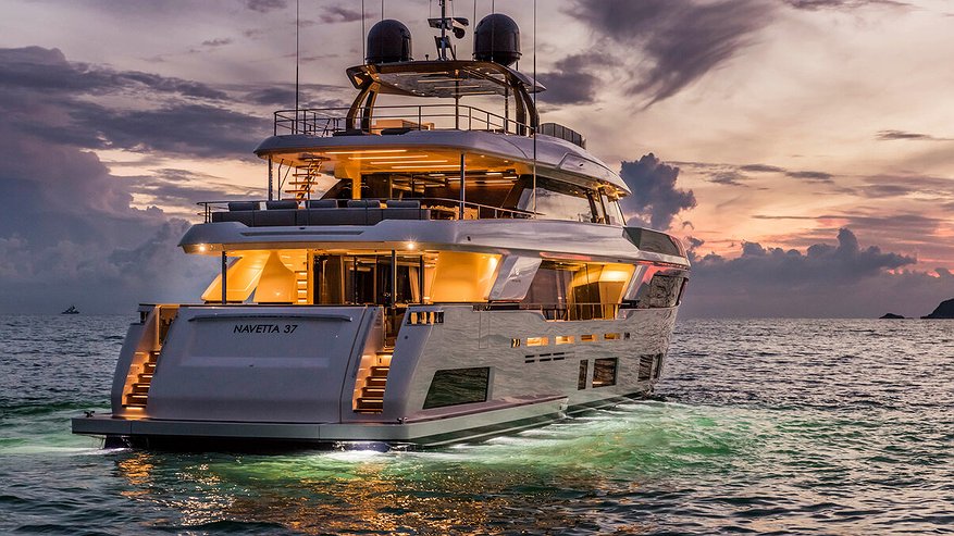 Главная картинка новости: Челнинец купил яхту за 850 тыс. евро, правда, платить не захотел