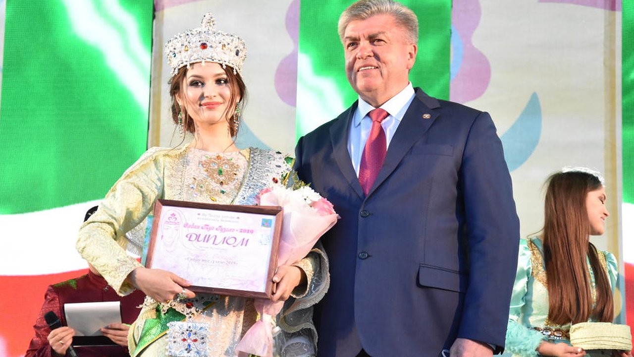 Главная картинка новости: Победительница конкурса «Сабан туе гузәле»