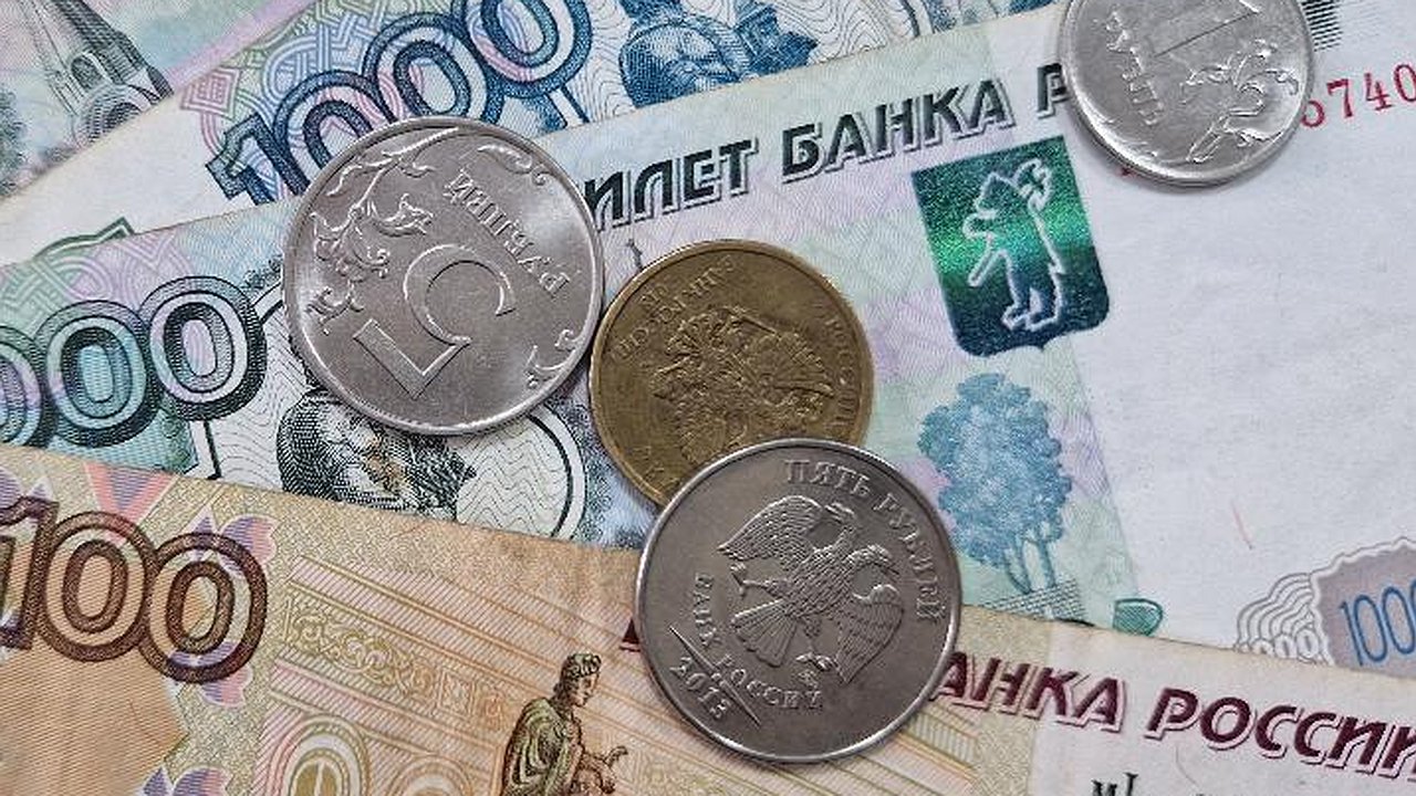 Главная картинка новости: ЦБ сохранил ключевую ставку на уровне 21%