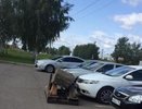 Принципиальному автолюбителю заблокировали выезд со стоянки бетонным блоком