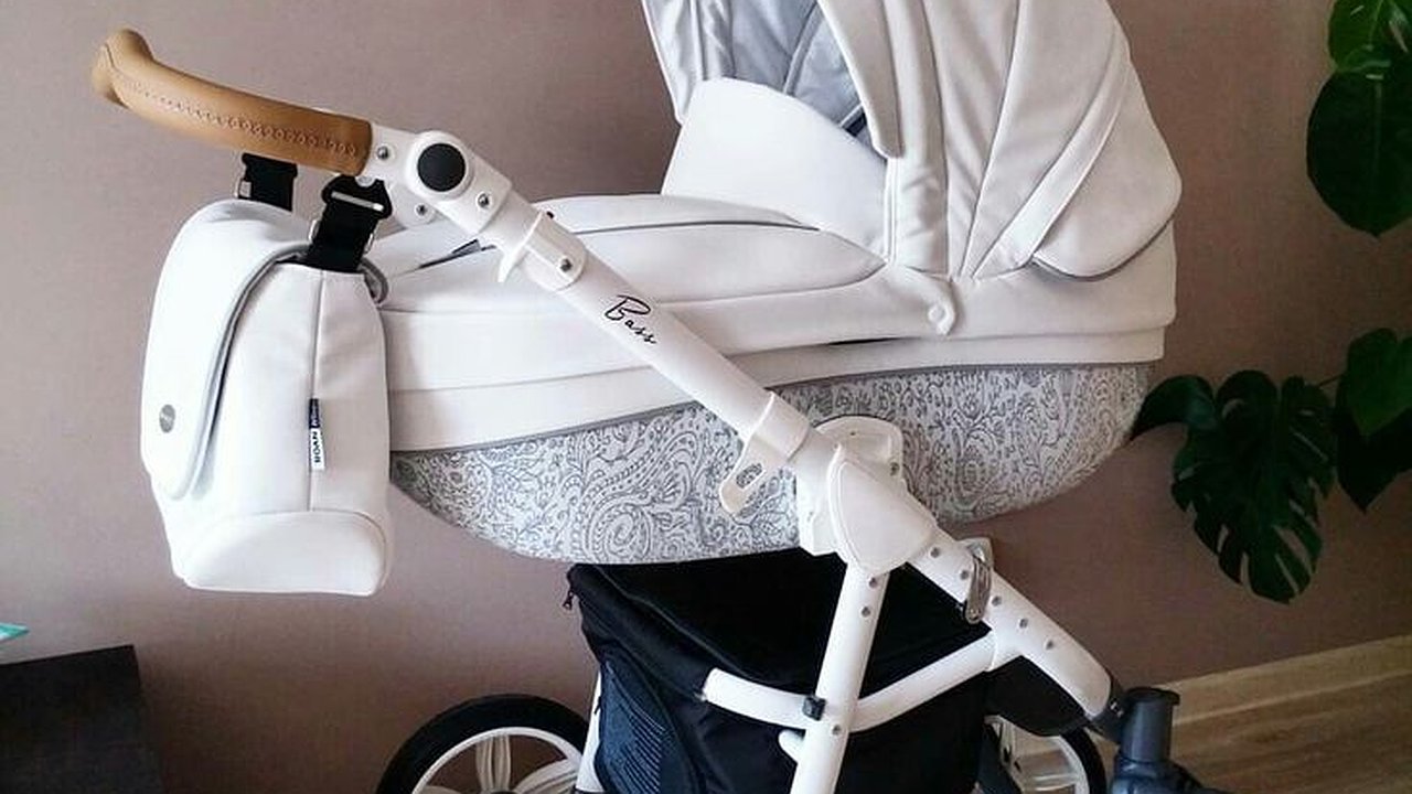 Главная картинка новости: В Татарстане женщина, продавая детскую коляску, перечислила мошенникам 42 тыс. рублей