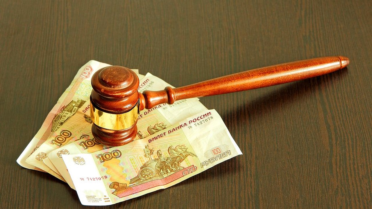 Главная картинка новости: Экс-шеф челнинского Ростехнадзора отделался штрафом в 60 тыс. рублей