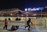 Миниатюра новости: Каток на площади перед мэрией Челнов закрыт