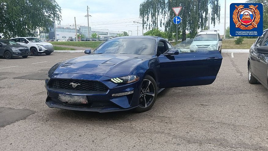 Главная картинка новости: На водителя Ford Mustang, проехавшего по тротуару в Челнах, завели четыре административки