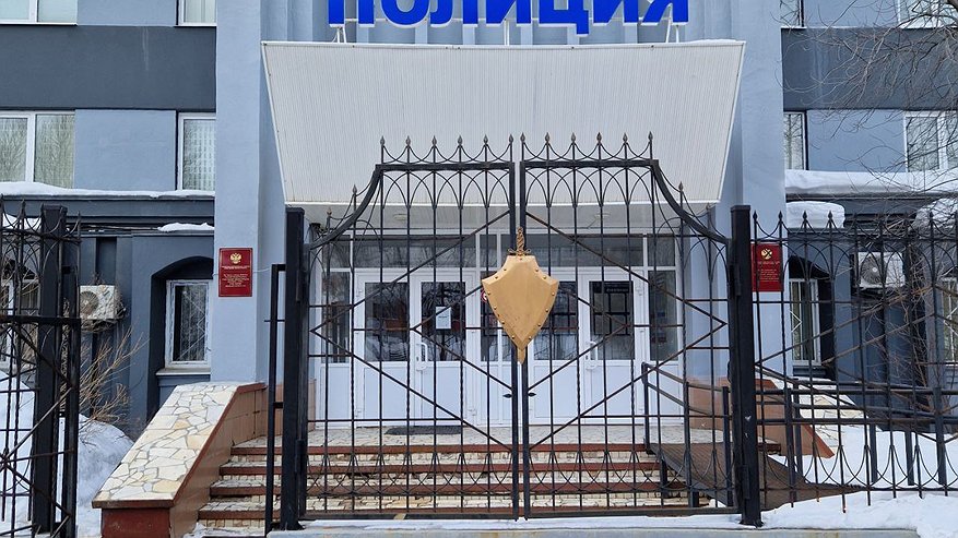 Главная картинка новости: В Челнах 19-летний парень подозревается в краже 11 смартфонов