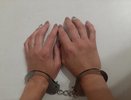 Пьяная жительница поселка Татарстан накинулась на полицейского с кулаками