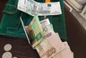 Миниатюра новости: Челнинка потеряла все деньги при заказе такси