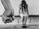 Ну и родитель: в Татарстане пьяный мужчина избивал 15-летнюю дочь и грозился убить