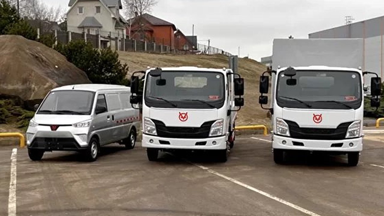 Главная картинка новости: Компания Елабуги выпустила первый электромобиль Sova 25