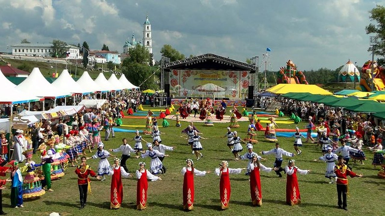Главная картинка новости: Спасскую Ярмарку в Елабуге посетило чуть меньше 200 тысяч человек