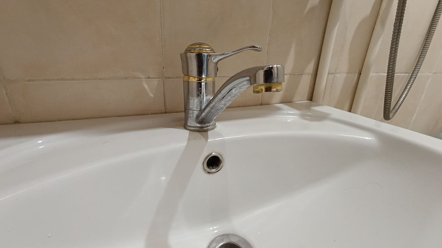 Главная картинка новости: В Челнах начали досрочно подключать горячую воду