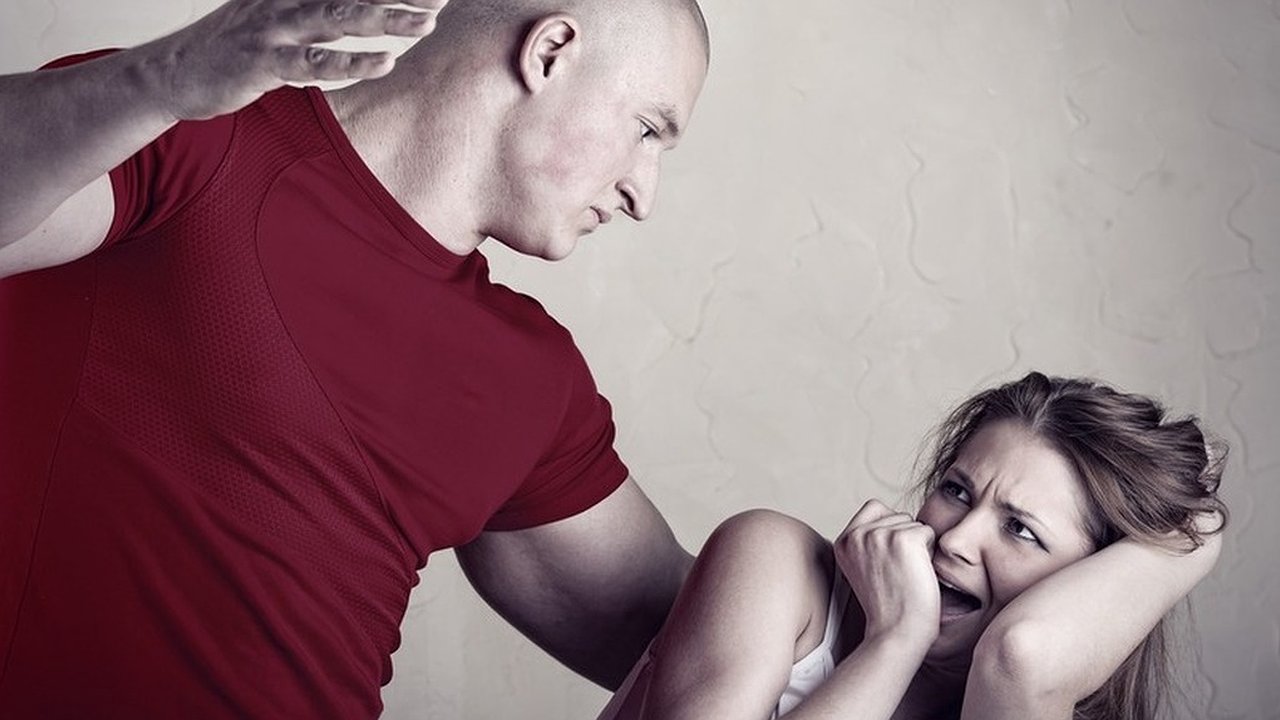 Главная картинка новости: Челнинец, поссорившись с женой, сломал ей ребра