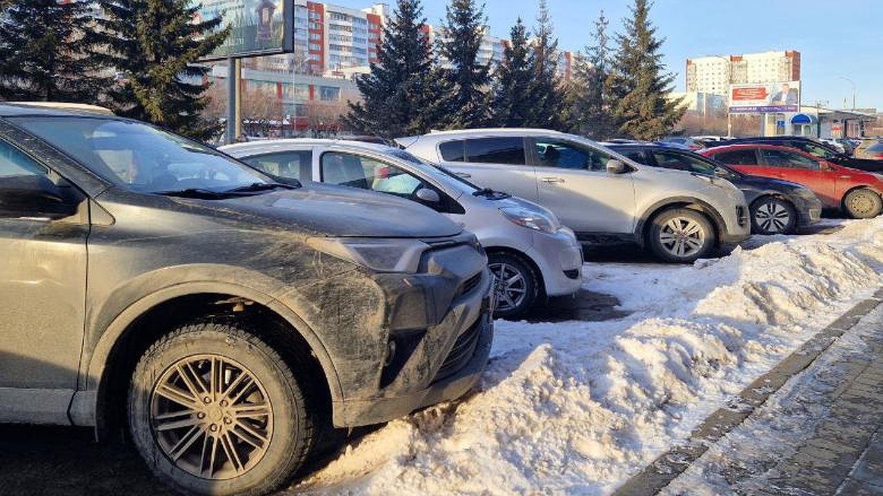 Главная картинка новости: LADA против Китая: обзор рынка новых легковушек в январе