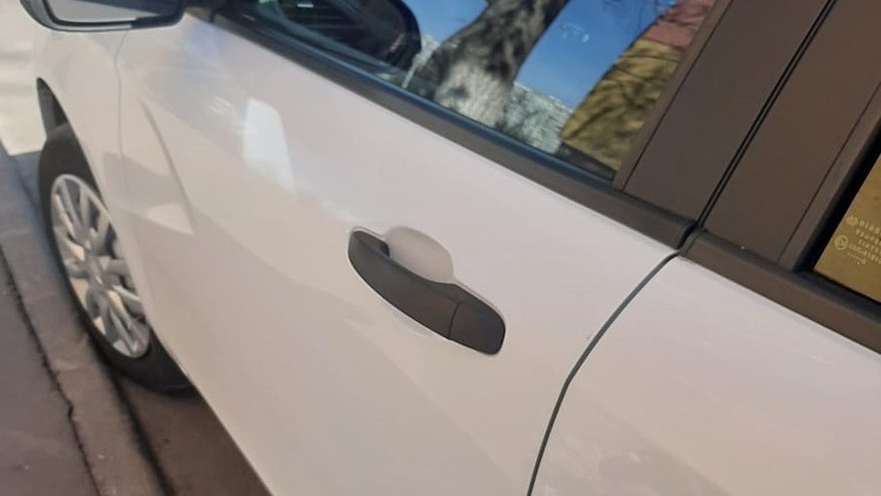 Главная картинка новости: В Челнах водитель такси не дал мошенникам обмануть пенсионерку на 600 тыс. рублей