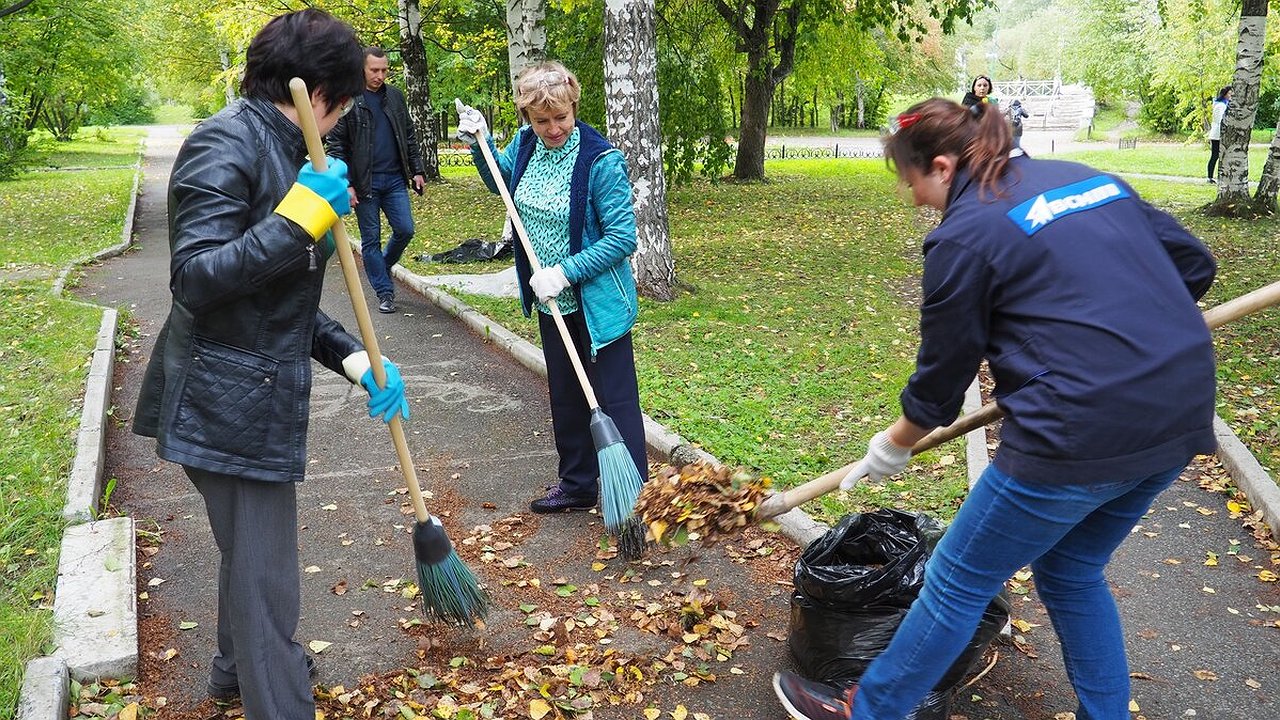 Главная картинка новости: Готовим метелки: в Челнах 16 октября состоится общегородской субботник