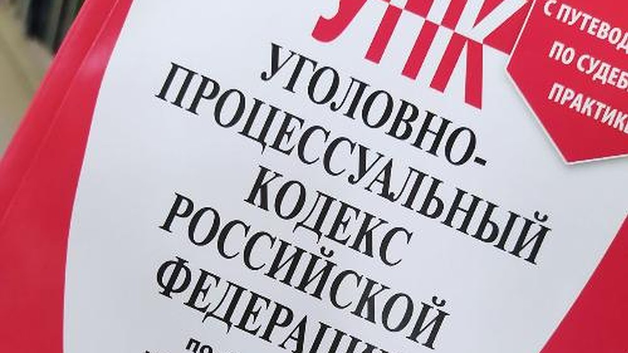 Главная картинка новости: На заводе КАМАЗа работник угрожал убить коллегу, размахивая примотанным к руке ножом