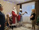 28 детей из пострадавших подъездов дома 48/20 приглашены на елку мэра