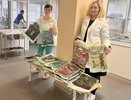 Волонтеры передали недоношенным детям КДМЦ Челнов вязаные вещи