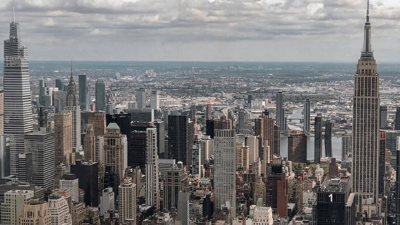 Главная картинка новости: От начинающего лидера до специалиста в Нью-Йорке: обзор вакансий на удаленку в Татарстане