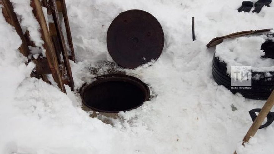 Главная картинка новости: Под Челнами погиб мужчина, провалившийся в трехметровый колодец