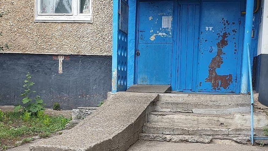 Главная картинка новости: Недоступная среда: в Челнах установили пандус для экстремалов