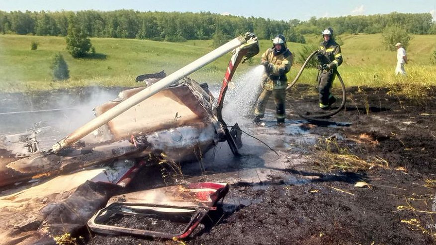 Главная картинка новости: SHOT: На борту упавшего в Камском Устье самолета находилась семья