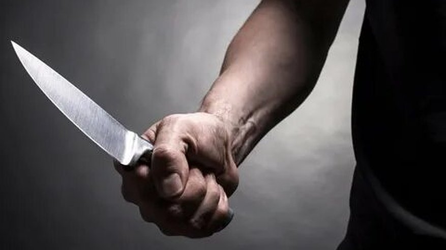 Главная картинка новости: На Сидоровке челнинец с ножом чуть не убил кассира «Пятерочки»