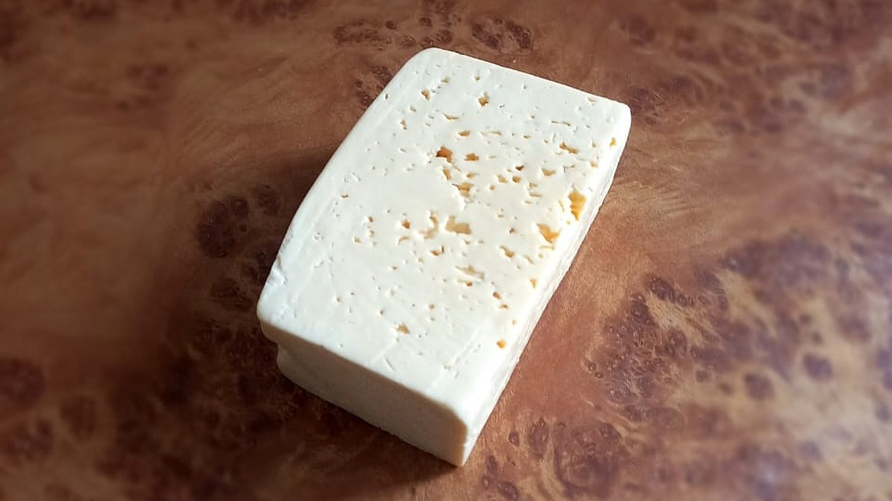 Главная картинка новости: Из-за десяти упаковок сыра челнинка оказалась на судебной скамье