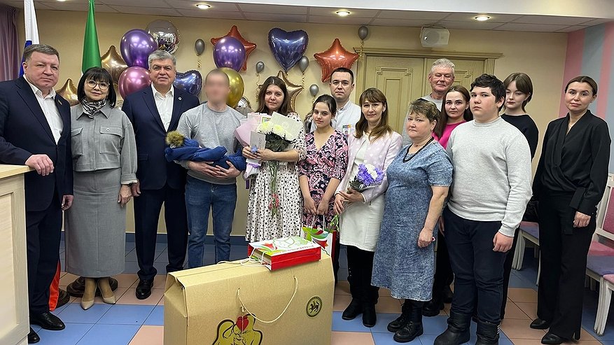 Главная картинка новости: Сегодня в КДМЦ состоялась торжественная выписка сына военнослужащего