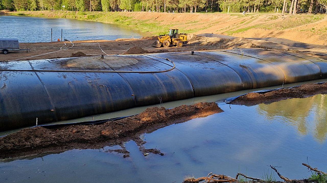 Главная картинка новости: Илом со дна озера в Прибрежном будут удобрять клумбы Челнов