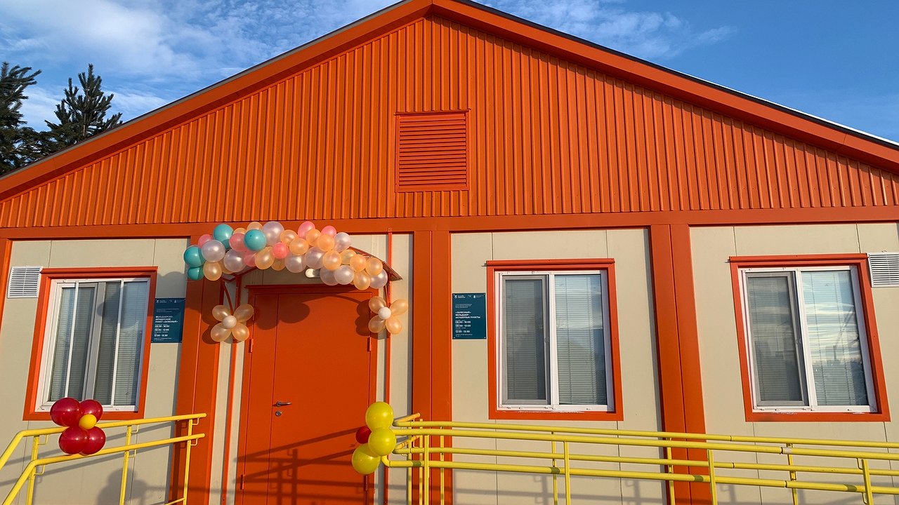 Главная картинка новости: Медики нового ФАП «Залесный» в 71-м микрорайоне принимают первых пациентов