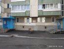 В Челнах установили скамейку прямо под крышей дома