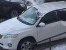 Упавший снег превратил в «кашу» крышу челнинского авто